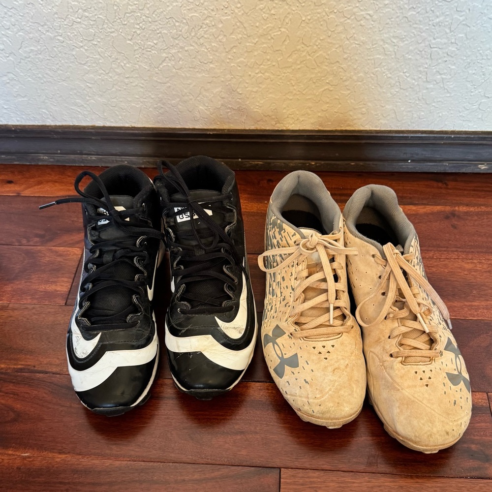 Baseball Lot! Cleats & gloves.